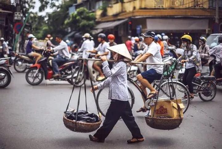 HOT: Camera siêu zoom “bóc” - Cảm hứng video marketing từ Hotspot Matrix